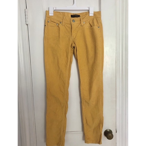 levis mustard jeans